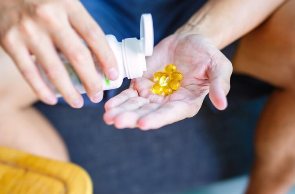 Quais são as vitaminas para dores nas articulações mais recomendadas por especialistas?