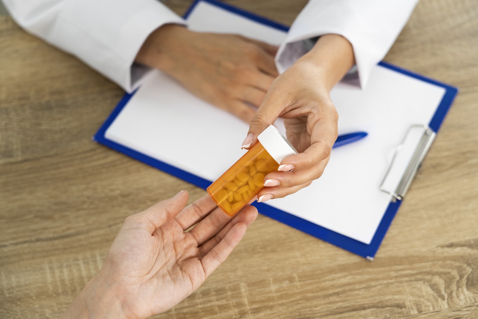 Qual o melhor medicamento para refluxo em casos frequentes e moderados?