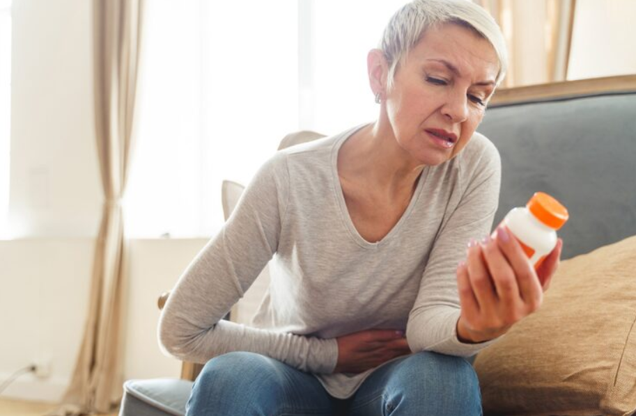 Azia ou refluxo: qual medicamento usar em cada situação?