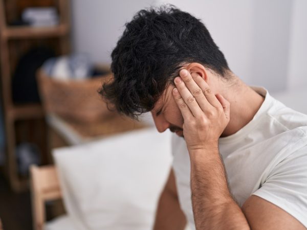 Dor de ouvido: Quando usar medicamento tópico e quando evitar?